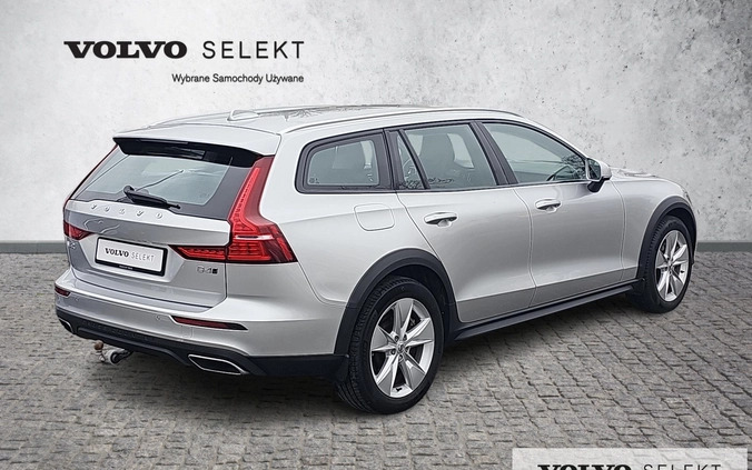 Volvo V60 Cross Country cena 169900 przebieg: 61578, rok produkcji 2021 z Toruń małe 667